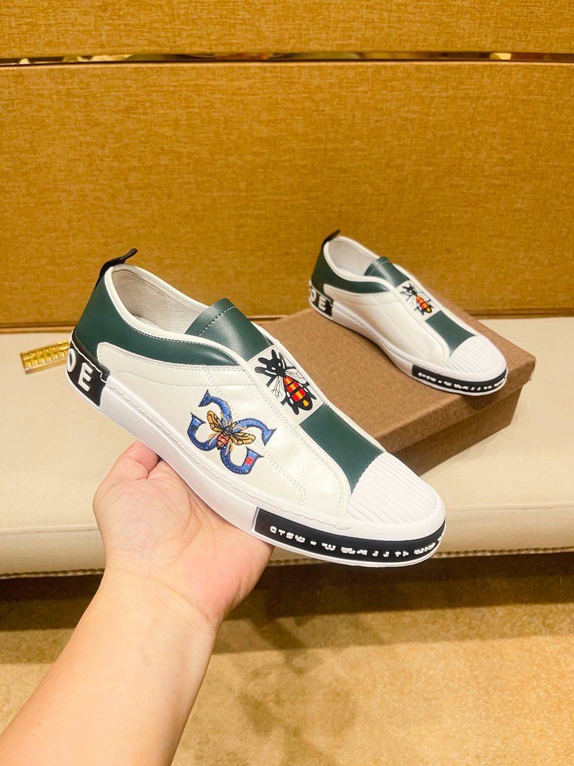 Men's White & Dark Green Embroidered Slip-On Shoes
