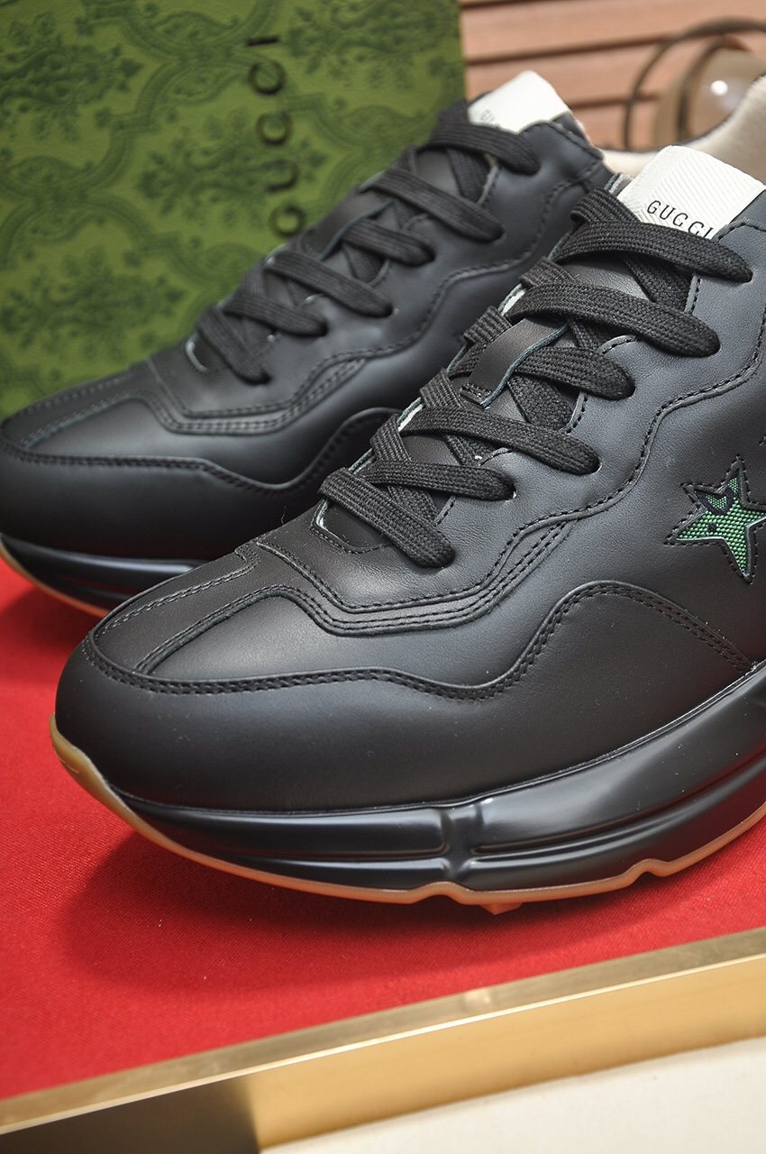 GUCCI Black and Green Star Sneakers